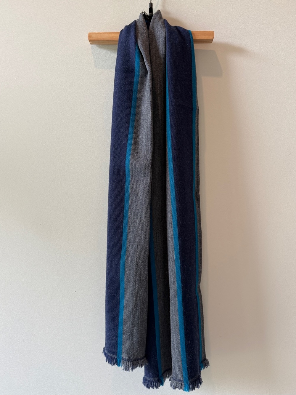 Massimo Dutti Men's Navy & Grey Striped Scarf